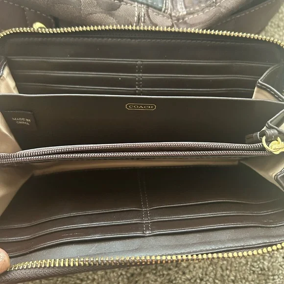 COACH Signature Zoe Mosaic Patchwork Hobo Bag and Wallet - Picture 13 of 14